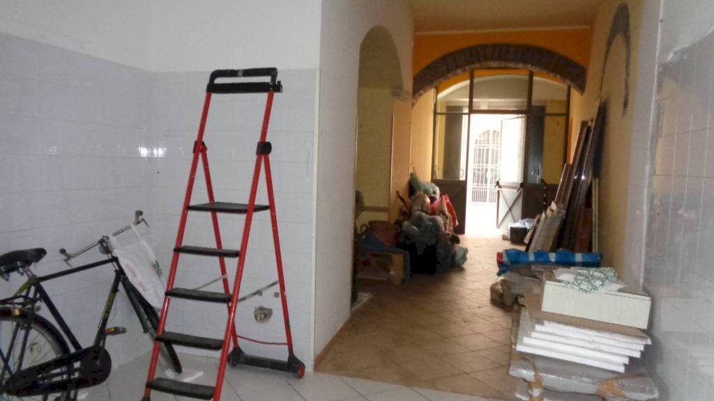 Negozio piazza Giuseppe Garibaldi, Mercato San Severino - foto 2