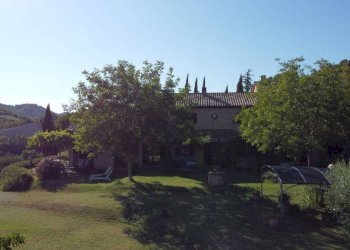 Rustic piazza Roma, Montefelcino - photo 34