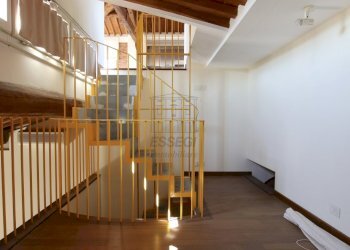 lucca centro storico vendesi altana panoramicaIMG_ - Quadrilocale Via S. Nicolao 16, Lucca - foto 10