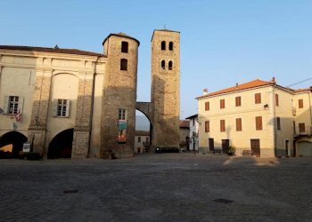 Esterno e contesto - Stable - Palace piazza Castello, 3, Monastero Bormida - photo 3