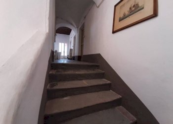 Vano scala - Stable - Palace piazza Castello, 3, Monastero Bormida - photo 21