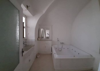 Sala da bagno - Stable - Palace piazza Castello, 3, Monastero Bormida - photo 28