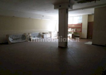 Interno non residenziale - Negozio via Don Bartolomeo Grazioli, 57, Milano - foto 11