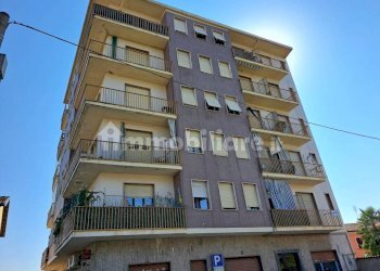 Bilocale via Avezzana, 43, Chieri - foto 1