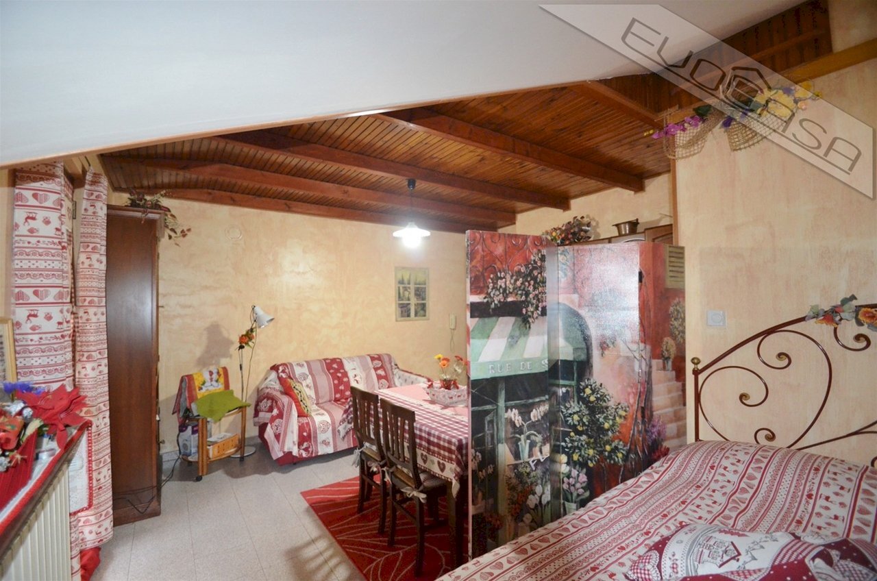 One-room apartment Frazione Villaretto 119, Roure - photo 1