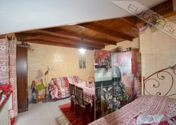 One-room apartment Frazione Villaretto 119, Roure - photo 1
