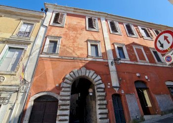 Stable - Palace Via umberto Primo, Priverno - photo 1