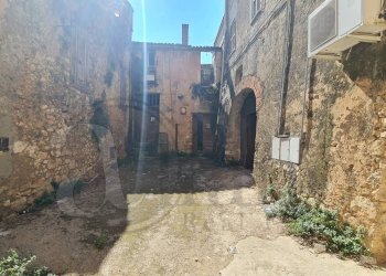 Stable - Palace Via umberto Primo, Priverno - photo 10