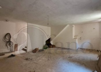 Stable - Palace Via umberto Primo, Priverno - photo 12