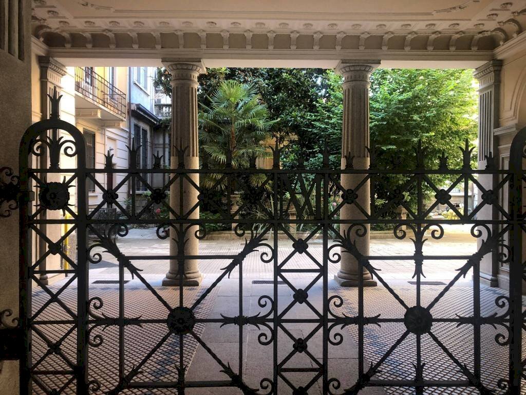 Interno palazzo - Bilocale via Spartaco, 10, Milano - foto 1