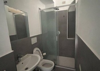 Bagno - Bilocale via Spartaco, 10, Milano - foto 4