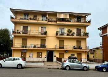 Facciata - Bilocale via Alcide De Gasperi, San Giorgio del Sannio - foto 13