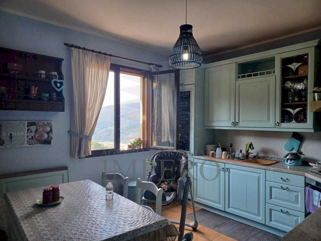 cucina - Porzione di casa Frazione Verrandi, Ventimiglia - foto 1