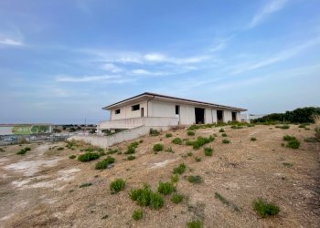 IMG_6141.jpg - Capannone C.da Musebbi, Modica - foto 3