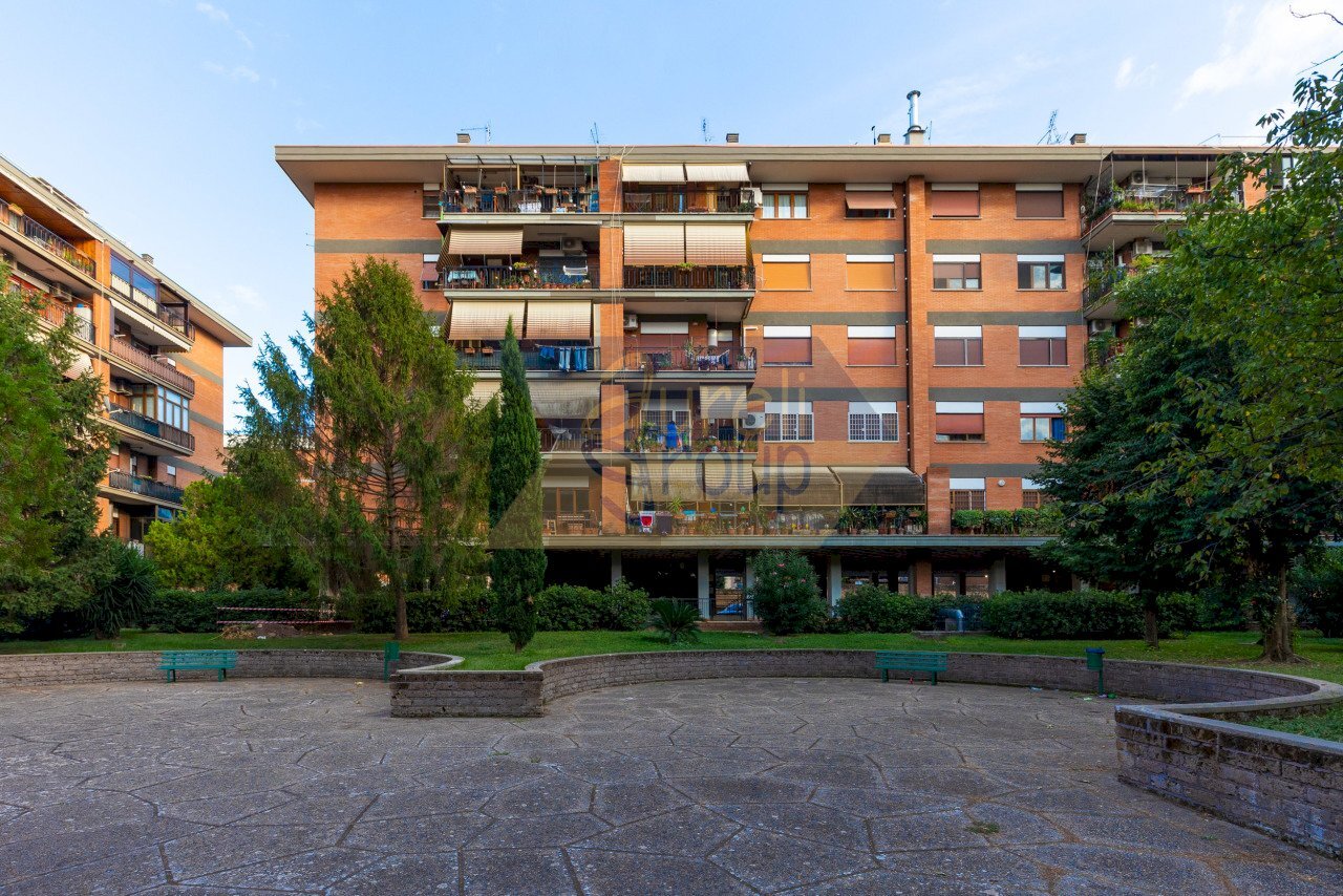 Palazzo - Trilocale Via Cerenzia, Roma - foto 2