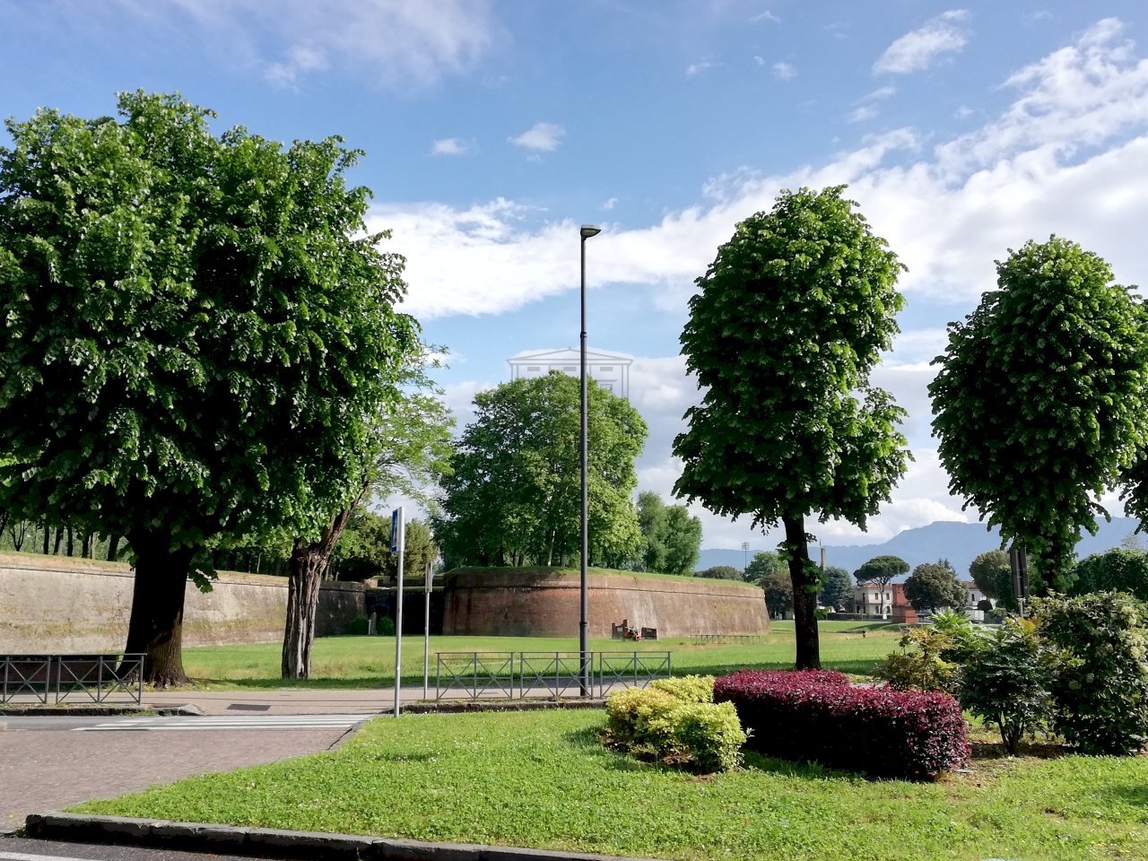 Porta Elisa Lucca Toscana Mura.jpg - Commercial Premises Lucca - photo 3