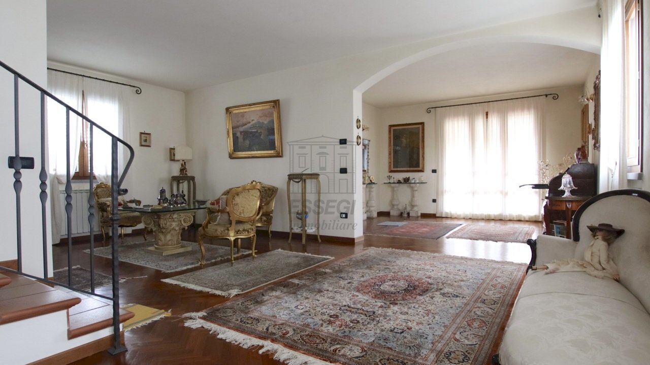 vendesi villa ristrutturata con giardino IMG_8217. - Villa Via delle Ville Prima, Lucca - foto 2