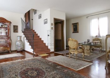 vendesi villa ristrutturata con giardino IMG_8221. - Villa Via delle Ville Prima, Lucca - foto 5