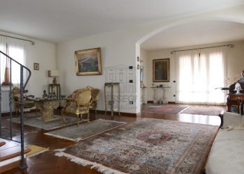 vendesi villa ristrutturata con giardino IMG_8217. - Villa Via delle Ville Prima, Lucca - foto 2