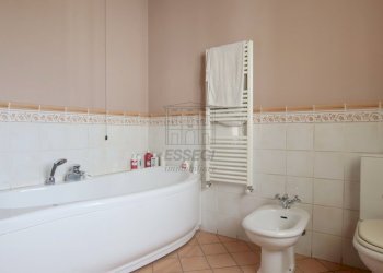 vendesi villa ristrutturata con giardino IMG_8213. - Villa Via delle Ville Prima, Lucca - foto 13