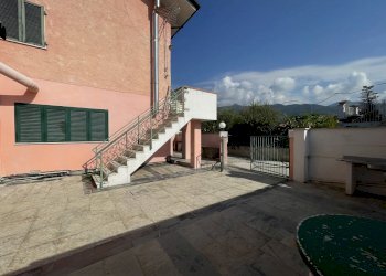 IMG_8048.JPG - Portion of a house Pietrasanta - photo 23