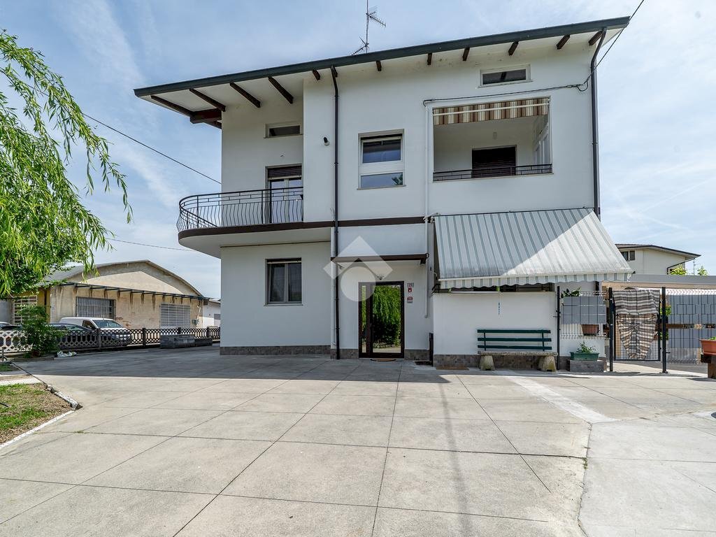 Four-room apartment Via Manfredi, Gattatico - photo 1