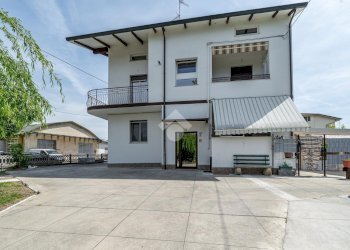 Four-room apartment Via Manfredi, Gattatico - photo 1
