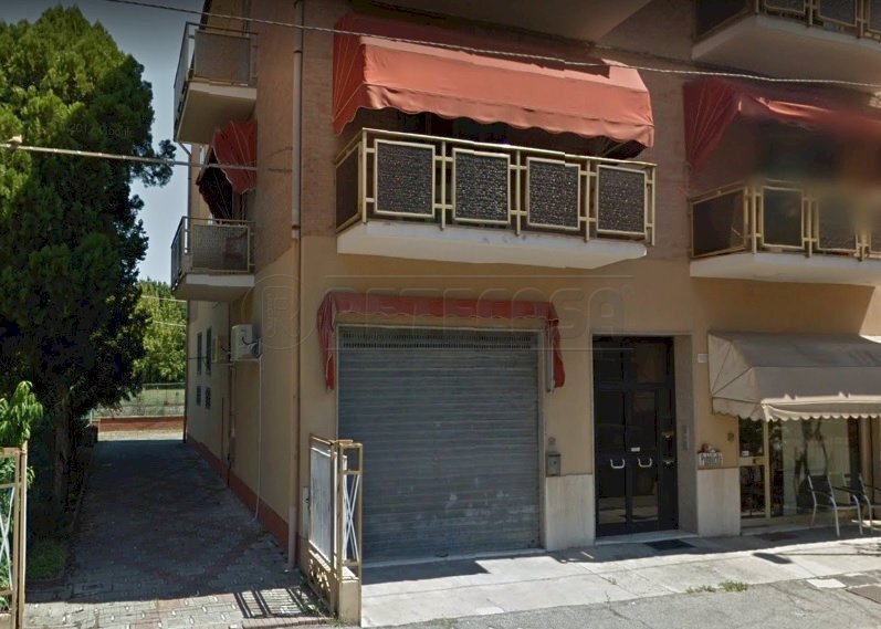 Esterno.jpg - Commercial Premises Ferrara - photo 1