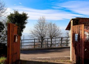 Ingresso carraio - Villa via Scalini 38, Brunate - photo 3