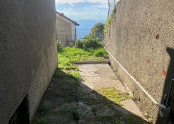 Esterni circostanti villa - lato - Villa via Scalini 38, Brunate - photo 29