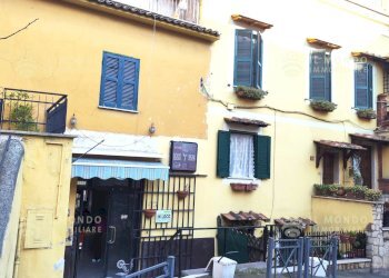 Locale Commerciale Via Roma, 2., Palombara Sabina - foto 2