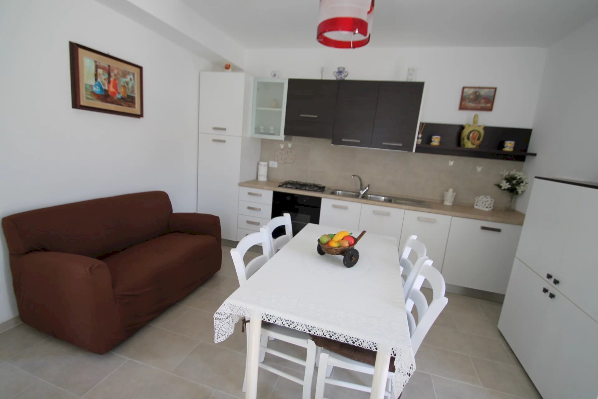 soggiorno con monoblocco cucina a vista - Semi-detached Villa Via Varese 18., Loano - photo 3