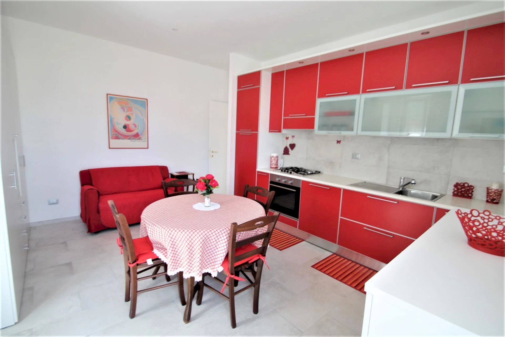 soggiorno con monoblocco cucina a vista - Villa Bifamiliare Via Varese 18., Loano - foto 1