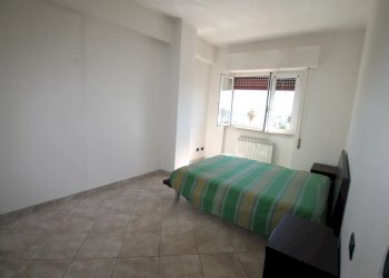 Camera matrimoniale - Bilocale Corso Europa 37., Borghetto Santo Spirito - foto 12