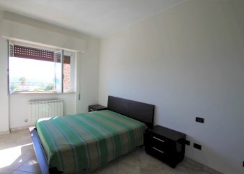 Camera matrimoniale - Bilocale Corso Europa 37., Borghetto Santo Spirito - foto 14