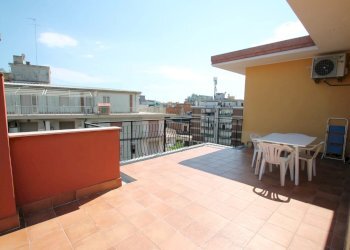 terrazza vivibile e attrezzata - Attico Via ponti 15., Borghetto Santo Spirito - foto 15