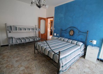 camera da letto - Bilocale Corso Europa 31., Borghetto Santo Spirito - foto 6