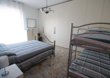 camera da letto - Bilocale Corso Europa 31., Borghetto Santo Spirito - foto 7