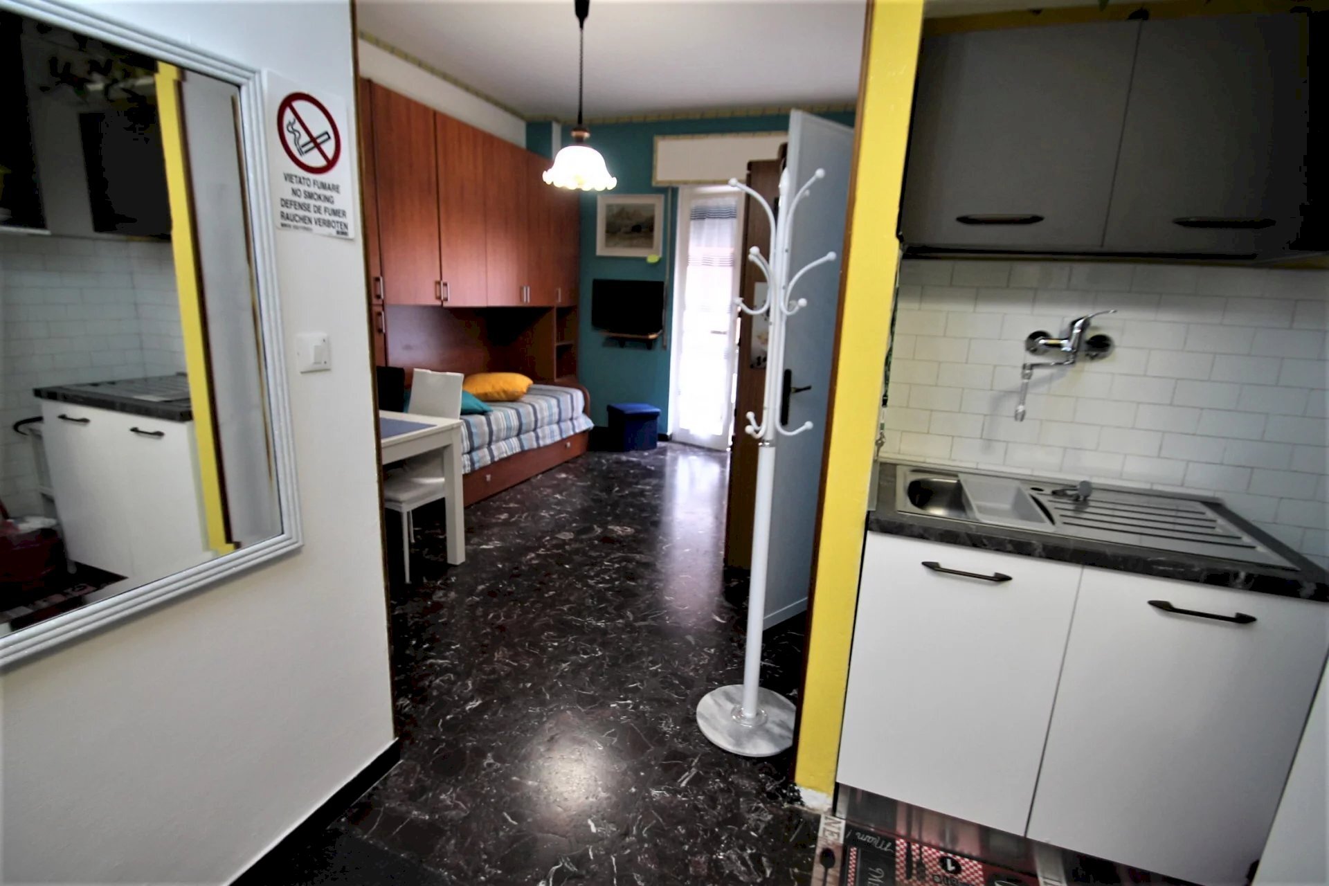 cucina a vista - One-room apartment Corso Europa 43., Borghetto Santo Spirito - photo 3