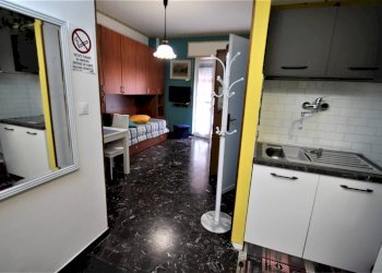 cucina a vista - Monolocale Corso Europa 43., Borghetto Santo Spirito - foto 3