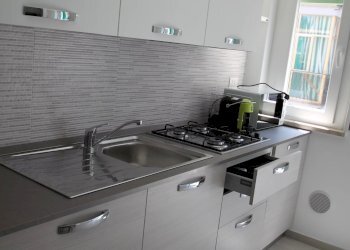 cucina a vista - Monolocale Corso Leonardo da Vinci 6., Borghetto Santo Spirito - foto 9