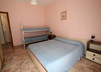 camera da letto con letto a castello - Bilocale Via Parioli 11., Borghetto Santo Spirito - foto 11