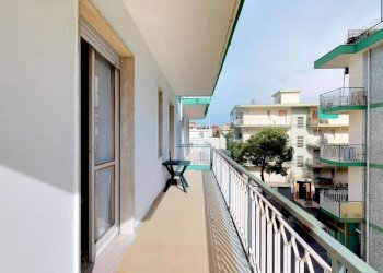 balcone vivibile - Bilocale Via Parioli 11., Borghetto Santo Spirito - foto 15