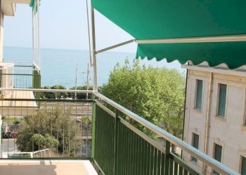 Balcone attrezzato di tende da sole - Trilocale Via Marco Polo 3., Loano - foto 18