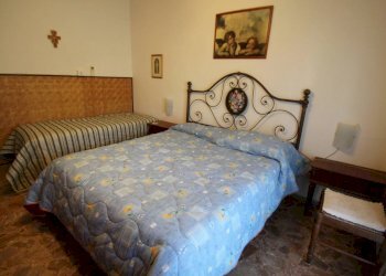 camera da letto - Trilocale Lungomare Matteotti 33., Borghetto Santo Spirito - foto 13