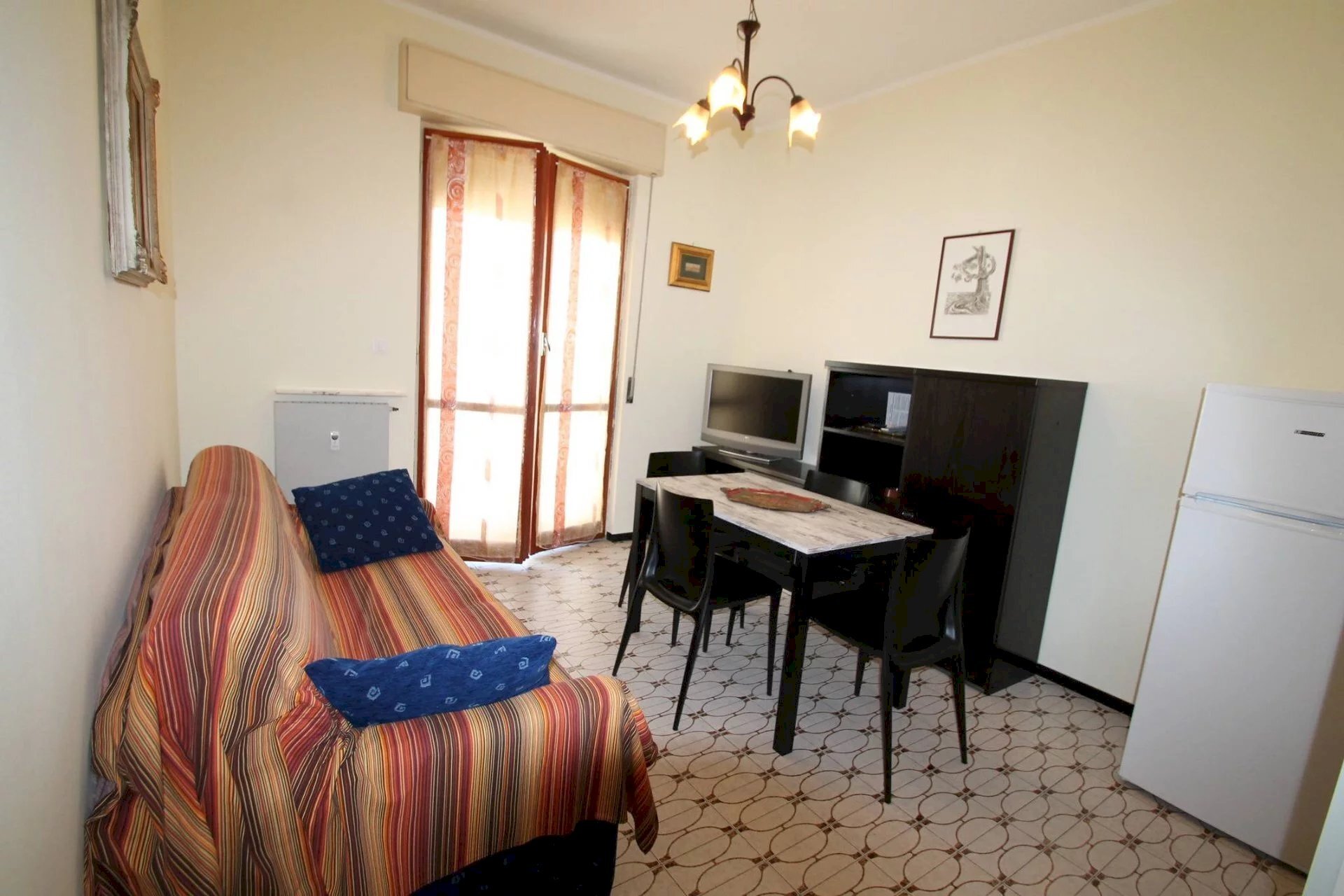 soggiorno con divano letto - Bilocale Via Cagliari 15., Borghetto Santo Spirito - foto 2