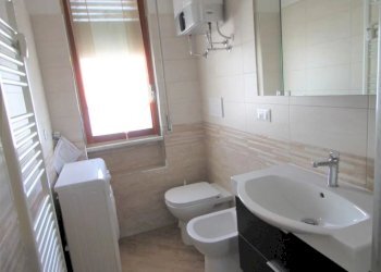 bagno con finestra - Bilocale Via Cagliari 15., Borghetto Santo Spirito - foto 11