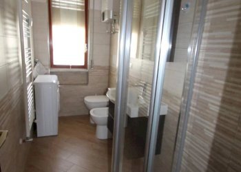 bagno con doccia - Bilocale Via Cagliari 15., Borghetto Santo Spirito - foto 14