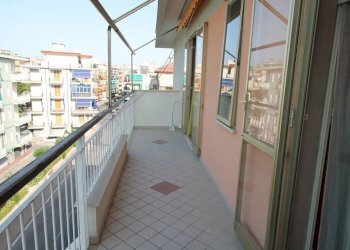 unico balcone esposto ad est - Bilocale Via Cagliari 15., Borghetto Santo Spirito - foto 15