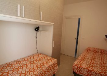 camera da letto - Trilocale Lungomare Matteotti 11., Borghetto Santo Spirito - foto 10